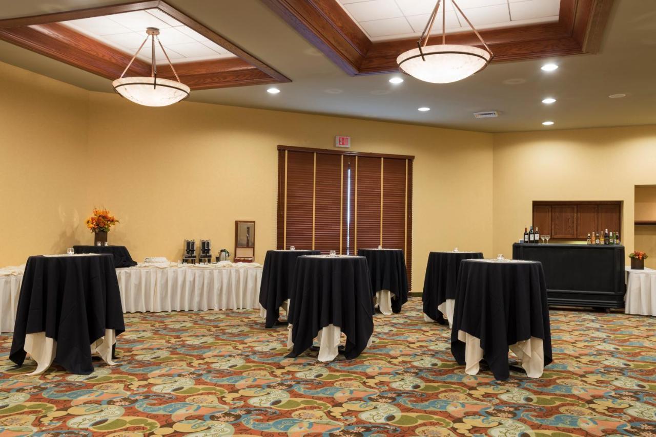 Holiday Inn Midland By Ihg Екстер'єр фото