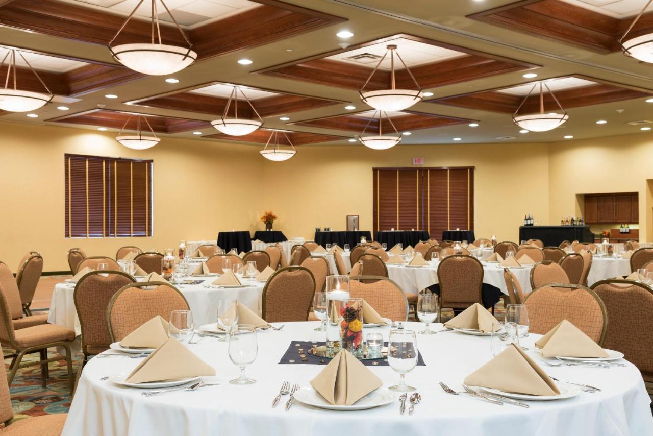 Holiday Inn Midland By Ihg Екстер'єр фото
